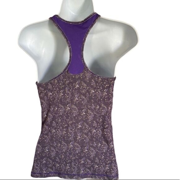 Nike Dri-Fit Slim Fit Top! sports Bra, Size Medium - Picture 2 of 4